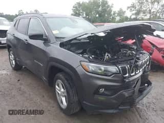 2023 Jeep Compass Latitude с VIN 3C4NJDBN3PT551989, выставлен на аукционе IAAI как лот 42833812 с пробегом 10 688 миль миль и . История ставок и продаж доступна на DreamBid. Изображение 1.