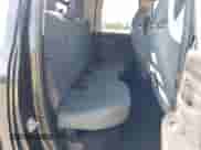 2018 Ram 1500 Express z VIN 1C6RR7FTXJS286833, wystawiony jako IAAI lot #41902890 z przebiegiem 29 560 mil mil oraz . Historia ofert i sprzedaży dostępna na DreamBid. Obrazek 8.