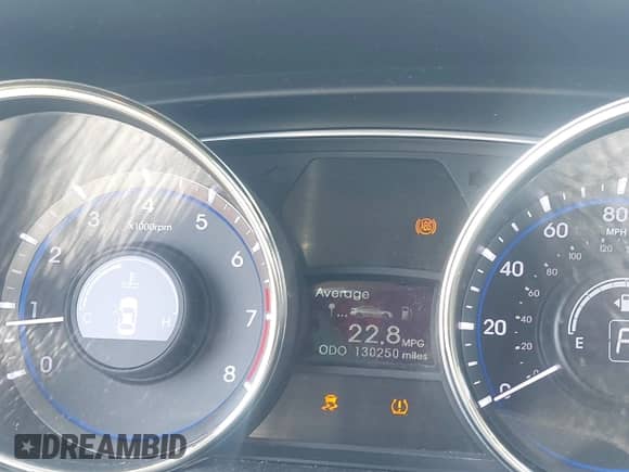 2012 Hyundai Sonata SE z VIN 5NPEC4AB9CH333664, wystawiony jako IAAI lot #42915240 z przebiegiem 130 250 mil mil oraz . Historia ofert i sprzedaży dostępna na DreamBid. Obrazek 7.