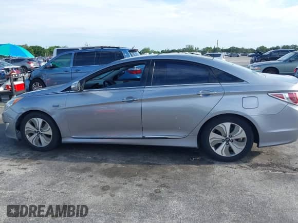 2015 Hyundai Sonata Limited z VIN KMHEC4A45FA132921, wystawiony jako IAAI lot #42715083 z przebiegiem 164 780 mil mil oraz . Historia ofert i sprzedaży dostępna na DreamBid. Obrazek 17.