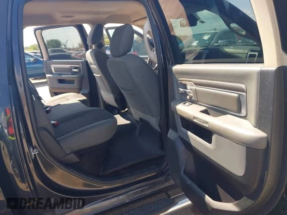 2016 Ram 1500 Lone Star z VIN 1C6RR6LT8GS148425, wystawiony jako IAAI lot #43326991 z przebiegiem 243 037 mil mil oraz . Historia ofert i sprzedaży dostępna na DreamBid. Obrazek 8.