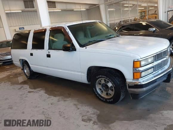 1998 Chevrolet Suburban с VIN 1GNEC16R5WJ358889, выставлен на аукционе IAAI как лот 41588573 с пробегом 185 298 миль миль и . История ставок и продаж доступна на DreamBid. Изображение 1.