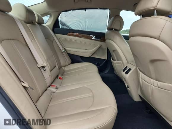 2015 Hyundai Sonata Limited с VIN 5NPE34AF6FH019090, выставлен на аукционе Copart как лот 85177185 с пробегом 105 496 миль миль и Чистый • Clean title. История ставок и продаж доступна на DreamBid. Изображение 10.