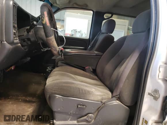 2005 Chevrolet Silverado 3500 SRW LT z VIN 1GCHK33275F913483, wystawiony jako Copart lot #68673434 z przebiegiem 274 474 mil mil oraz Szkoda całkowita • Salvage title. Historia ofert i sprzedaży dostępna na DreamBid. Obrazek 7.