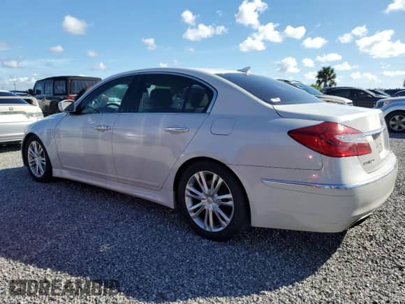 2013 Hyundai Genesis 3.8L z VIN KMHGC4DD0DU231517, wystawiony jako Copart lot #74777994 z przebiegiem 129 206 mil mil oraz Nie do naprawy • Non repairable. Historia ofert i sprzedaży dostępna na DreamBid. Obrazek 2.