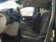 2018 Dodge Grand Caravan SE z VIN 2C4RDGBG5JR312871, wystawiony jako Copart lot #69593385 z przebiegiem 159 455 mil mil oraz Czysty tytuł • Clean title. Historia ofert i sprzedaży dostępna na DreamBid. Obrazek 7.