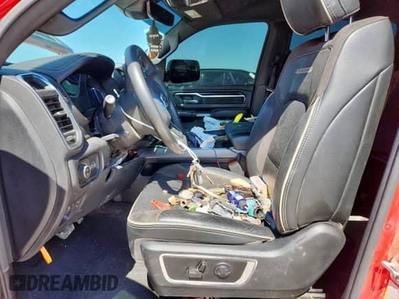 2024 Ram 1500 Laramie z VIN 1C6SRFJT5RN234541, wystawiony jako Copart lot #66287495 z przebiegiem 36 257 mil mil oraz Czysty tytuł • Clean title. Historia ofert i sprzedaży dostępna na DreamBid. Obrazek 7.