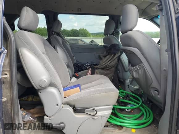 2004 Dodge Caravan SXT with VIN 1D4GP45RX4B578581, listed as a Copart auction lot 69737365 with 193,321 mi miles and Clean title. Bid and sale history available at DreamBid. Image 11.
