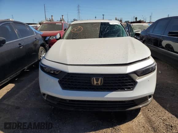 2025 Honda Accord Touring z VIN 1HGCY2F88SA017447, wystawiony jako Copart lot #82338335 z przebiegiem 13 836 mil mil oraz Szkoda całkowita • Salvage title. Historia ofert i sprzedaży dostępna na DreamBid. Obrazek 5.