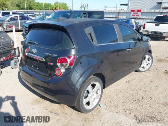 2015 Chevrolet Sonic LTZ с VIN 1G1JE6SB0F4128854, выставлен на аукционе IAAI как лот 41975986 с пробегом Не указан миль и . История ставок и продаж доступна на DreamBid. Изображение 4.