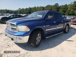 2009 Dodge 1500 SLT z VIN 1D3HB13T19S769379, wystawiony jako Copart lot #81199945 z przebiegiem 218 655 mil mil oraz Szkoda całkowita • Salvage title. Historia ofert i sprzedaży dostępna na DreamBid. Obrazek 1.