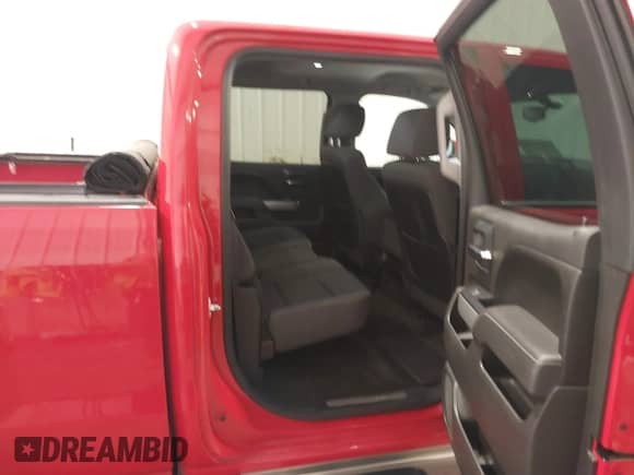 2015 Chevrolet Silverado 1500 LT z VIN 3GCUKREH3FG343310, wystawiony jako IAAI lot #42961582 z przebiegiem 116 046 mil mil oraz . Historia ofert i sprzedaży dostępna na DreamBid. Obrazek 8.