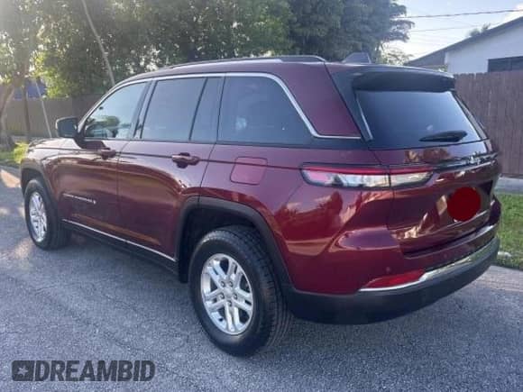 2024 Jeep Grand Cherokee Laredo X with VIN 1C4RJGAG6RC707897, listed as a Copart auction lot 61268955 with 51,049 mi miles and Clean title. Bid and sale history available at DreamBid. Image 3.