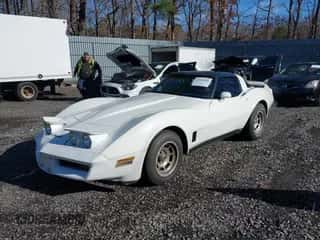 1981 Chevrolet Corvette с VIN 1G1AY8768BS418361, выставлен на аукционе IAAI как лот 41851046 с пробегом 72 559 миль миль и . История ставок и продаж доступна на DreamBid. Изображение 2.