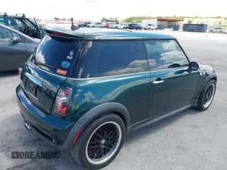 2005 MINI Hardtop S with VIN WMWRE33465TD95560, listed as a IAAI auction lot 42609791 with 133,997 mi miles and . Bid and sale history available at DreamBid. Image 4.