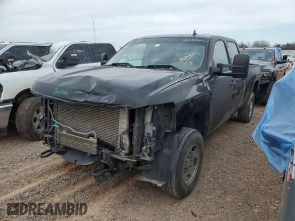 2014 Chevrolet Silverado 2500HD Work Truck z VIN 1GC1KVC88EF185545, wystawiony jako Copart lot #46816825 z przebiegiem 254 393 mil mil oraz Szkoda całkowita • Salvage title. Historia ofert i sprzedaży dostępna na DreamBid. Obrazek 1.
