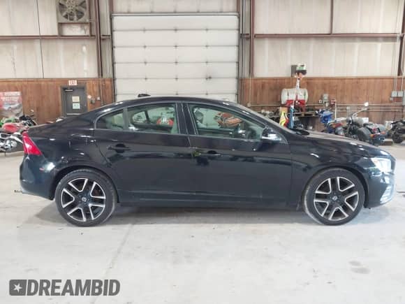 2017 Volvo S60 Dynamic с VIN YV126MFL2H2422426, выставлен на аукционе IAAI как лот 42949011 с пробегом 133 305 миль миль и . История ставок и продаж доступна на DreamBid. Изображение 13.