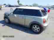 2007 MINI Hardtop with VIN WMWMF33537TT55761, listed as a IAAI auction lot 43072021 with 190,545 mi miles and . Bid and sale history available at DreamBid. Image 3.