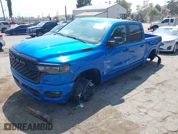 2025 Ram 1500 Big Horn с VIN 1C6RREFP0SN647137, выставлен на аукционе IAAI как лот 42179912 с пробегом 738 миль миль и . История ставок и продаж доступна на DreamBid. Изображение 21.