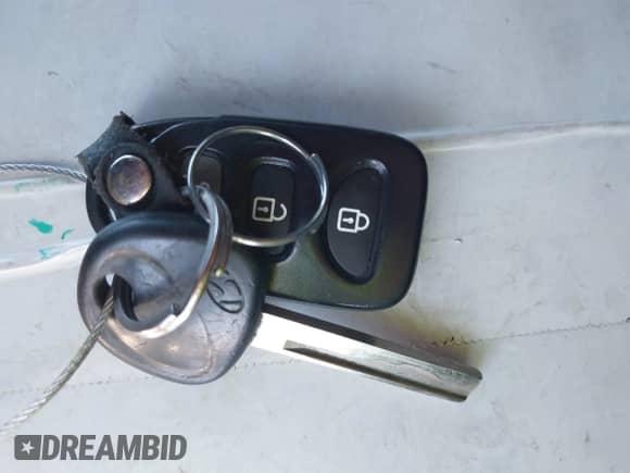 2014 Hyundai Veloster z VIN KMHTC6AD4EU213537, wystawiony jako IAAI lot #43358808 z przebiegiem 54 973 mil mil oraz . Historia ofert i sprzedaży dostępna na DreamBid. Obrazek 11.