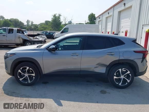 2025 Chevrolet Trax 1RS with VIN KL77LGEP4SC287734, listed as a IAAI auction lot 42732619 with 1,600 mi miles and . Bid and sale history available at DreamBid. Image 14.