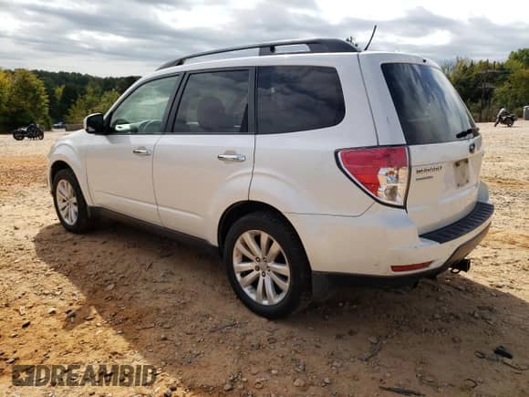 2013 Subaru Forester X Premium z VIN JF2SHADC0DH404307, wystawiony jako Copart lot #86260145 z przebiegiem 316 728 mil mil oraz Czysty tytuł • Clean title. Historia ofert i sprzedaży dostępna na DreamBid. Obrazek 2.