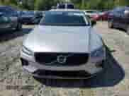 2025 Volvo S60 Core z VIN 7JRL12GJ8SG367311, wystawiony jako Copart lot #70122815 z przebiegiem Nie podano mil oraz Czysty tytuł • Clean title. Historia ofert i sprzedaży dostępna na DreamBid. Obrazek 5.