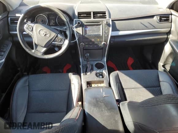 2015 Toyota Camry SE z VIN 4T1BF1FK7FU933851, wystawiony jako Copart lot #85495325 z przebiegiem 206 465 mil mil oraz Szkoda całkowita • Salvage title. Historia ofert i sprzedaży dostępna na DreamBid. Obrazek 8.