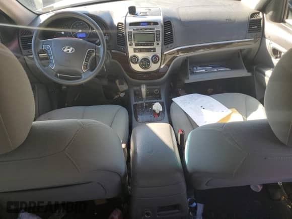 2012 Hyundai Santa Fe GLS с VIN 5XYZGDAB7CG121973, выставлен на аукционе Copart как лот 86326065 с пробегом 213 446 миль миль и Списание • Salvage title. История ставок и продаж доступна на DreamBid. Изображение 8.