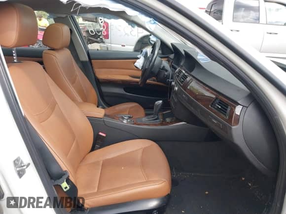 2011 BMW 3 Series 328i xDrive with VIN WBAPK5C5XBF126747, listed as a IAAI auction lot 43233858 with 100,048 mi miles and . Bid and sale history available at DreamBid. Image 5.