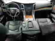 2016 Cadillac Escalade ESV z VIN 1GYS3GKJ6GR335584, wystawiony jako Copart lot #71994384 z przebiegiem Nie podano mil oraz Szkoda całkowita • Salvage title. Historia ofert i sprzedaży dostępna na DreamBid. Obrazek 8.