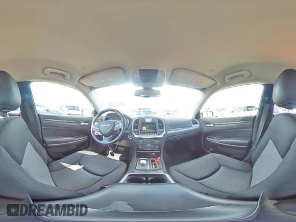 2018 Chrysler 300 Touring с VIN 2C3CCARG8JH276115, выставлен на аукционе Copart как лот 69017925 с пробегом 26 925 миль миль и Списание • Salvage title. История ставок и продаж доступна на DreamBid. Изображение 14.