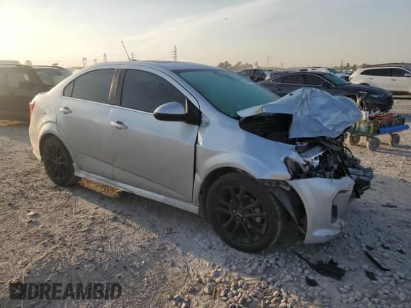 2018 Chevrolet Sonic LT z VIN 1G1JD5SB7J4137699, wystawiony jako Copart lot #53034945 z przebiegiem 162 302 mil mil oraz Szkoda całkowita • Salvage title. Historia ofert i sprzedaży dostępna na DreamBid. Obrazek 4.
