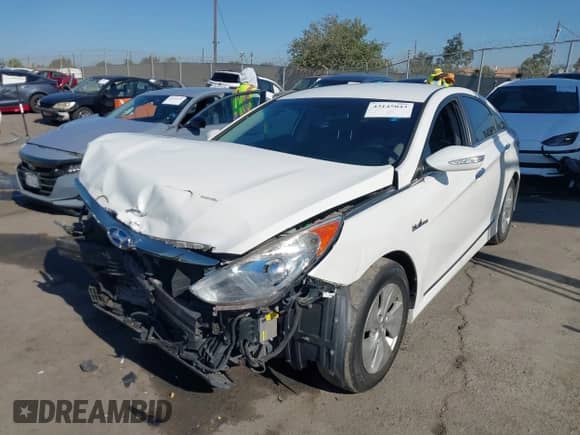 2013 Hyundai Sonata z VIN KMHEC4A4XDA089657, wystawiony jako IAAI lot #43145043 z przebiegiem 131 604 mil mil oraz . Historia ofert i sprzedaży dostępna na DreamBid. Obrazek 2.