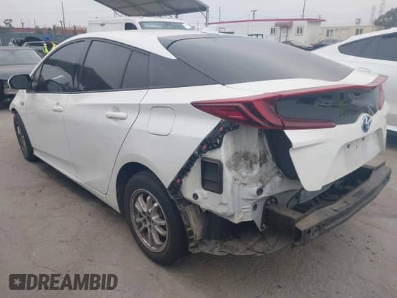 2018 Toyota Prius Plus z VIN JTDKARFP9J3089162, wystawiony jako IAAI lot #42544642 z przebiegiem 50 746 mil mil oraz . Historia ofert i sprzedaży dostępna na DreamBid. Obrazek 3.