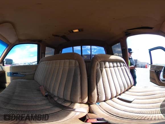 1990 Chevrolet Silverado 2500 с VIN 2GCFK29K6L1205545, выставлен на аукционе IAAI как лот 42138999 с пробегом 160 144 миль миль и . История ставок и продаж доступна на DreamBid. Изображение 18.