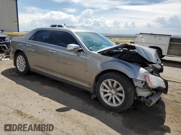 2014 Chrysler 300 C с VIN 2C3CCAEG1EH315932, выставлен на аукционе Copart как лот 59749695 с пробегом 98 043 миль миль и Списание • Salvage title. История ставок и продаж доступна на DreamBid. Изображение 4.