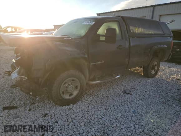 2009 Chevrolet Silverado 2500HD Work Truck z VIN 1GCHC44K29E134635, wystawiony jako Copart lot #74594294 z przebiegiem Nie podano mil oraz Czysty tytuł • Clean title. Historia ofert i sprzedaży dostępna na DreamBid. Obrazek 1.