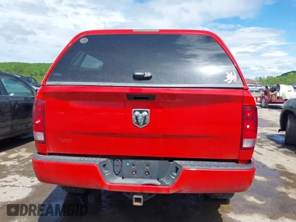 2019 Ram 1500 Big Horn z VIN 1C6RR7TT7KS516706, wystawiony jako IAAI lot #42237978 z przebiegiem 128 926 mil mil oraz . Historia ofert i sprzedaży dostępna na DreamBid. Obrazek 16.