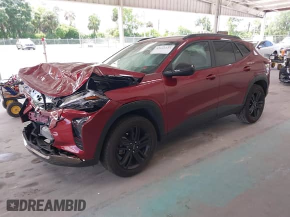 2024 Chevrolet Trax ACTIV z VIN KL77LKE22RC168100, wystawiony jako IAAI lot #42642223 z przebiegiem 16 323 mil mil oraz . Historia ofert i sprzedaży dostępna na DreamBid. Obrazek 2.