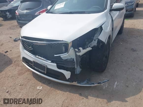 2016 Kia Sorento SXL with VIN 5XYPK4A55GG042811, listed as a IAAI auction lot 42270230 with 149,684 mi miles and . Bid and sale history available at DreamBid. Image 6.