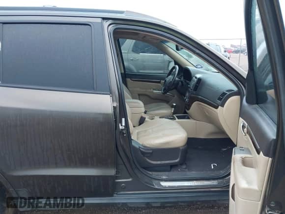 2011 Hyundai Santa Fe Limited with VIN 5XYZK4AG2BG015567, listed as a IAAI auction lot 43498064 with 233,754 mi miles and . Bid and sale history available at DreamBid. Image 5.