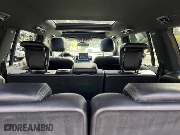 2017 Mercedes-Benz GLS 450 z VIN 4JGDF6EE3HA789365, wystawiony jako Copart lot #87095465 z przebiegiem 207 072 mil mil oraz Czysty tytuł • Clean title. Historia ofert i sprzedaży dostępna na DreamBid. Obrazek 9.