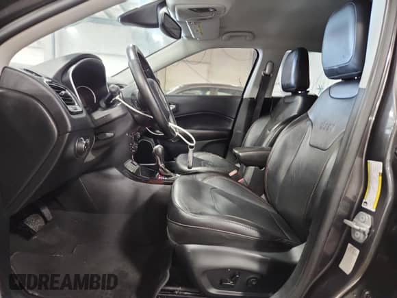 2020 Jeep Compass Limited с VIN 3C4NJCCB3LT179725, выставлен на аукционе Copart как лот 80908555 с пробегом 115 217 миль миль и Списание • Salvage title. История ставок и продаж доступна на DreamBid. Изображение 7.