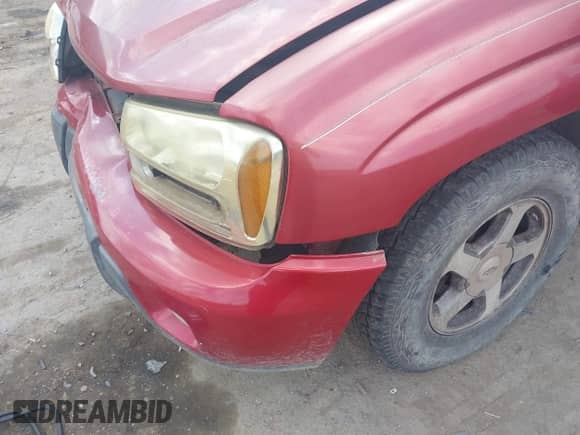 2002 Chevrolet TrailBlazer LS with VIN 1GNDT13S922164101, listed as a IAAI auction lot 43212917 with 285,275 mi miles and . Bid and sale history available at DreamBid. Image 18.