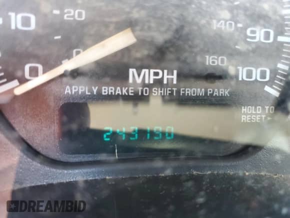 2002 Chevrolet Silverado 3500 LS z VIN 1GCJC39152E165945, wystawiony jako Copart lot #65569145 z przebiegiem 243 190 mil mil oraz Szkoda całkowita • Salvage title. Historia ofert i sprzedaży dostępna na DreamBid. Obrazek 9.