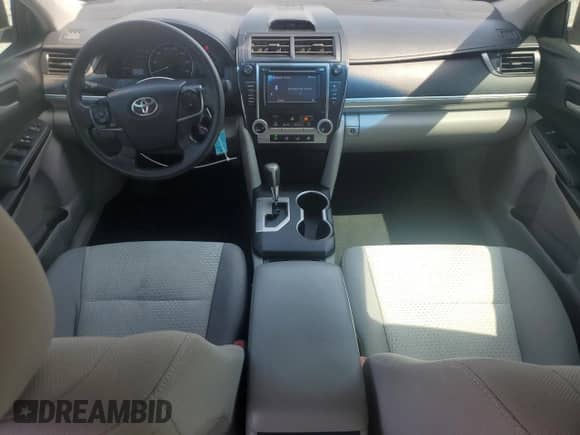 2012 Toyota Camry L z VIN 4T1BF1FK8CU168743, wystawiony jako Copart lot #69294105 z przebiegiem 131 199 mil mil oraz Szkoda całkowita • Salvage title. Historia ofert i sprzedaży dostępna na DreamBid. Obrazek 8.