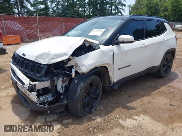 2019 Jeep Compass Altitude z VIN 3C4NJCBB0KT802623, wystawiony jako IAAI lot #42862871 z przebiegiem 108 565 mil mil oraz . Historia ofert i sprzedaży dostępna na DreamBid. Obrazek 2.