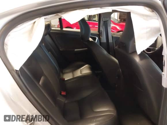 2016 Volvo S60 T5 Drive-E Premier z VIN YV126MFK7G2409287, wystawiony jako IAAI lot #42359026 z przebiegiem 51 495 mil mil oraz . Historia ofert i sprzedaży dostępna na DreamBid. Obrazek 8.