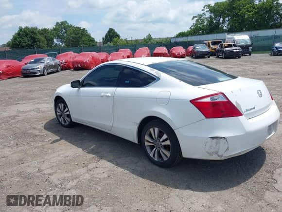2009 Honda Accord LX-S with VIN 1HGCS12379A015639, listed as a IAAI auction lot 42776520 with Not provided miles and . Bid and sale history available at DreamBid. Image 3.